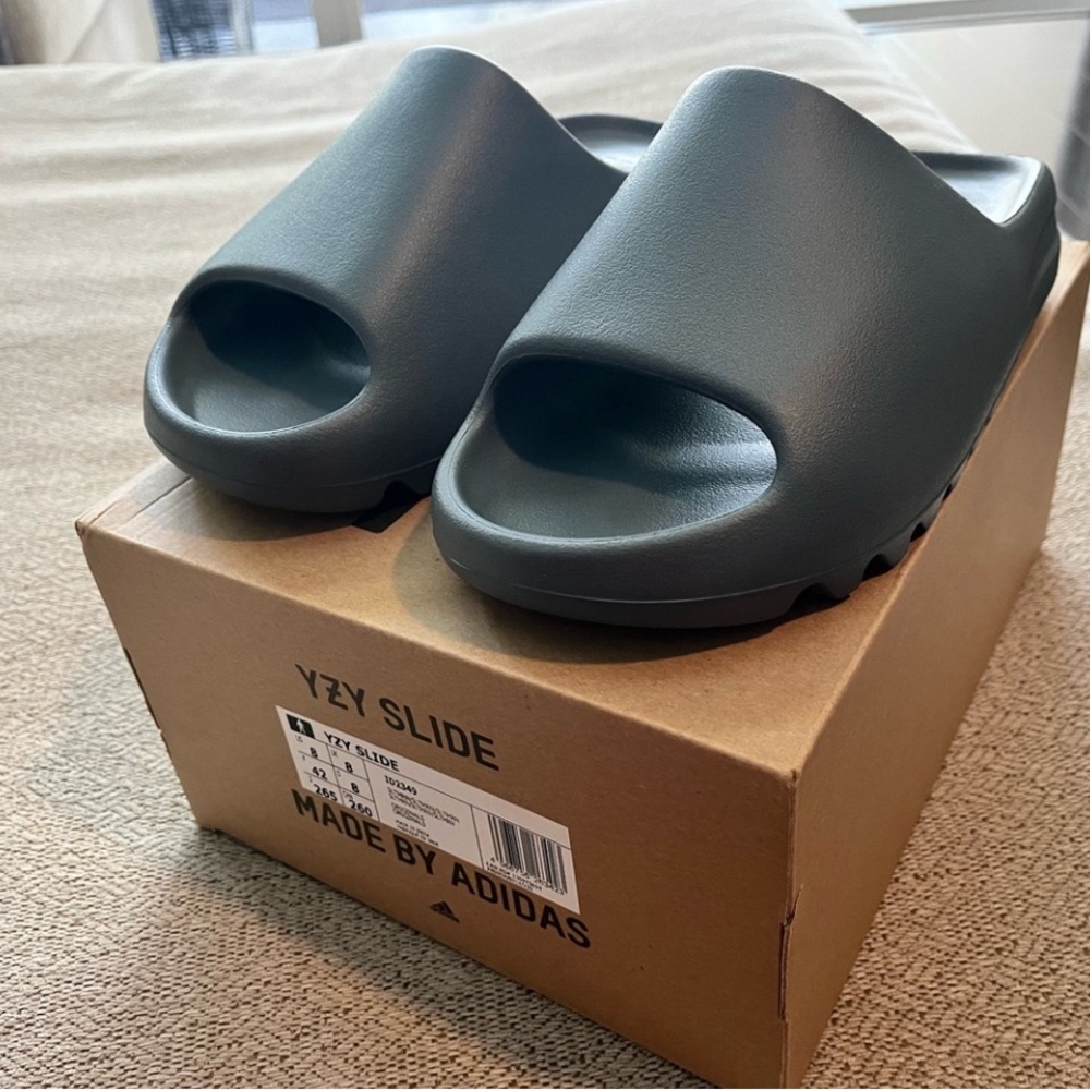 Adidas Yeezy Slides in Granite